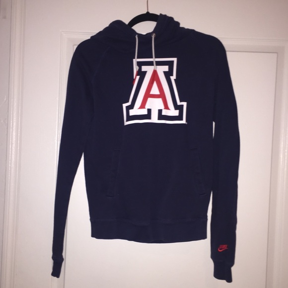 Nike Tops - *NWOT* UNIVERSITY OF ARIZONA NIKE SWEATSHIRT